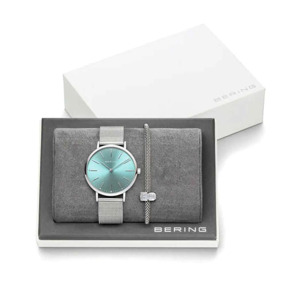 Дамски сет часовник и гривна Bering Classic 14134-005-GWP
