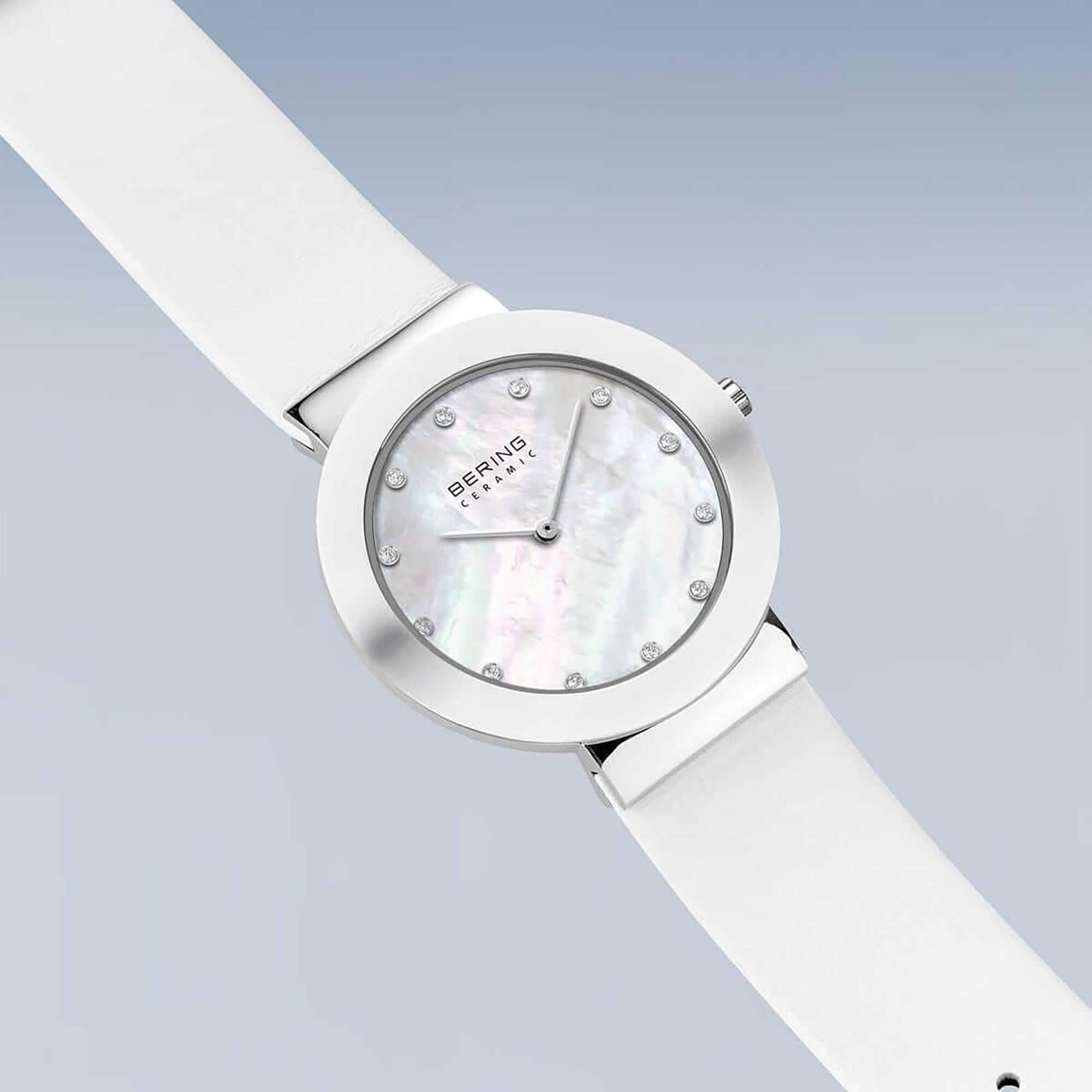 Дамски часовник Bering Classic 11435-604