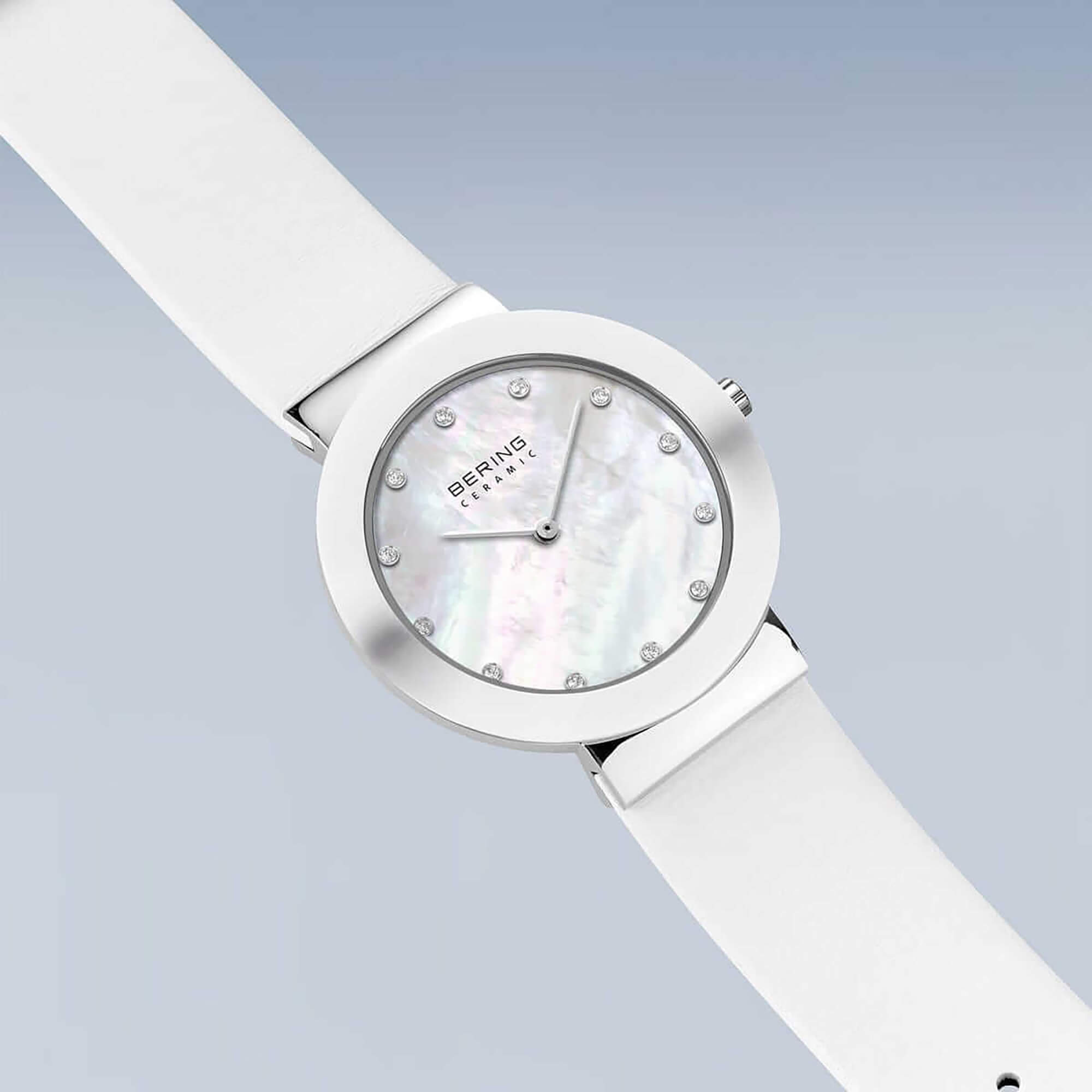 Дамски часовник Bering Classic 11435-604