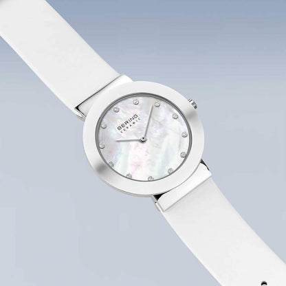 Дамски часовник Bering Classic 11435-604
