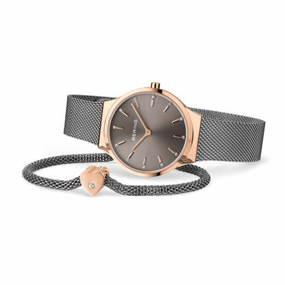 Дамски сет часовник и гривна Bering Classic 12131-369-GWP