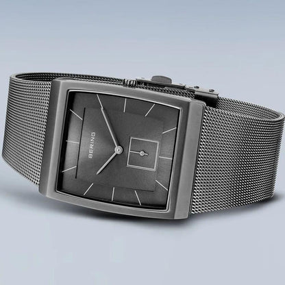 Мъжки часовник Bering Black Horizon 16033-377