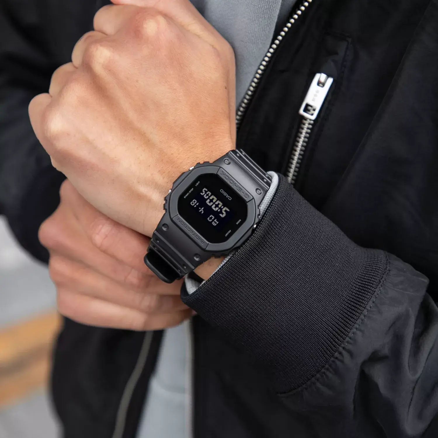 Мъжки часовник Casio G-Shock DW-5600UBB-1ER