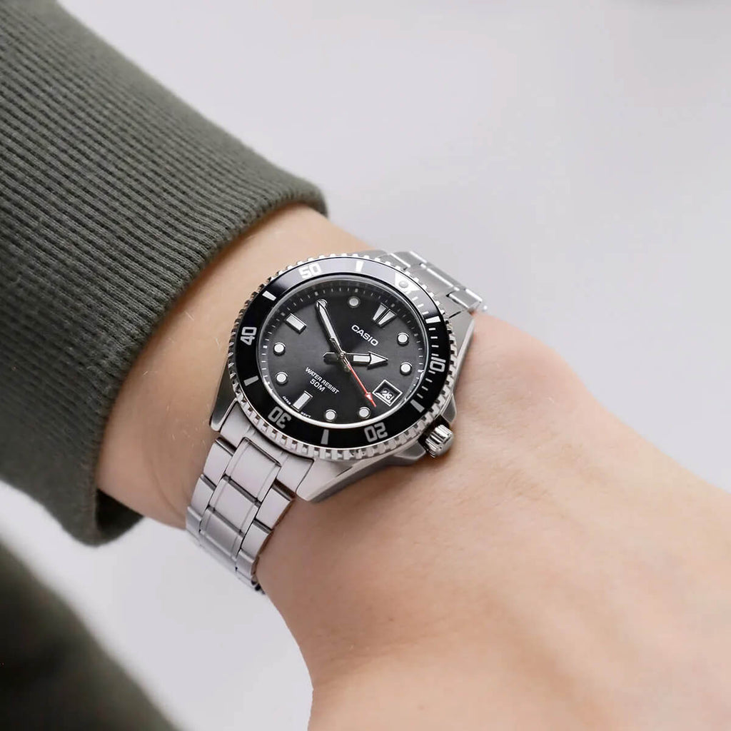 Мъжки часовник Casio MDV-10D-1A1VEF