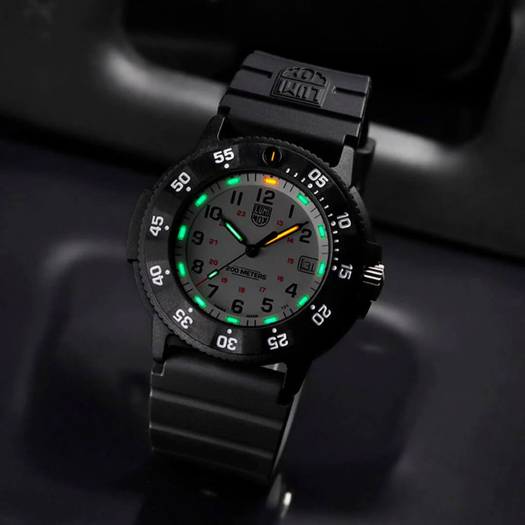 Мъжки часовник Luminox Navy Seal Original Evo CARBONOX™ XS.3007.EVO.S