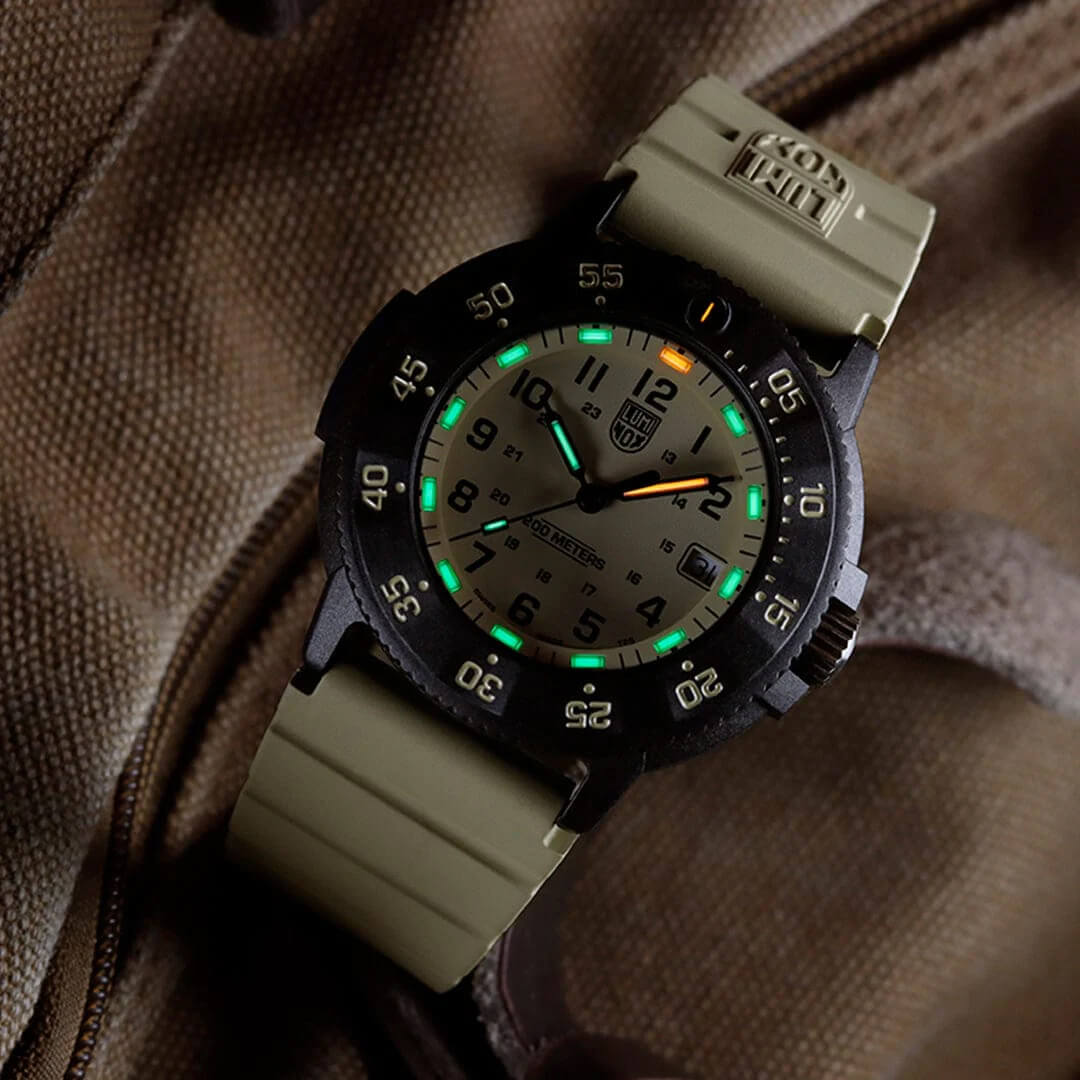 Мъжки часовник Luminox Navy Seal Original Evo CARBONOX™ XS.3010.EVO.S