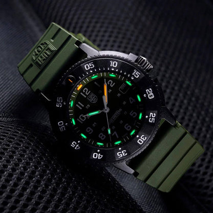 Мъжки часовник Luminox Navy Seal Original Evo CARBONOX™ XS.3013.EVO.S