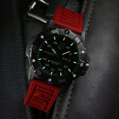 Мъжки часовник Luminox Master Carbon Seal Automatic CARBONOX™ XS.3875