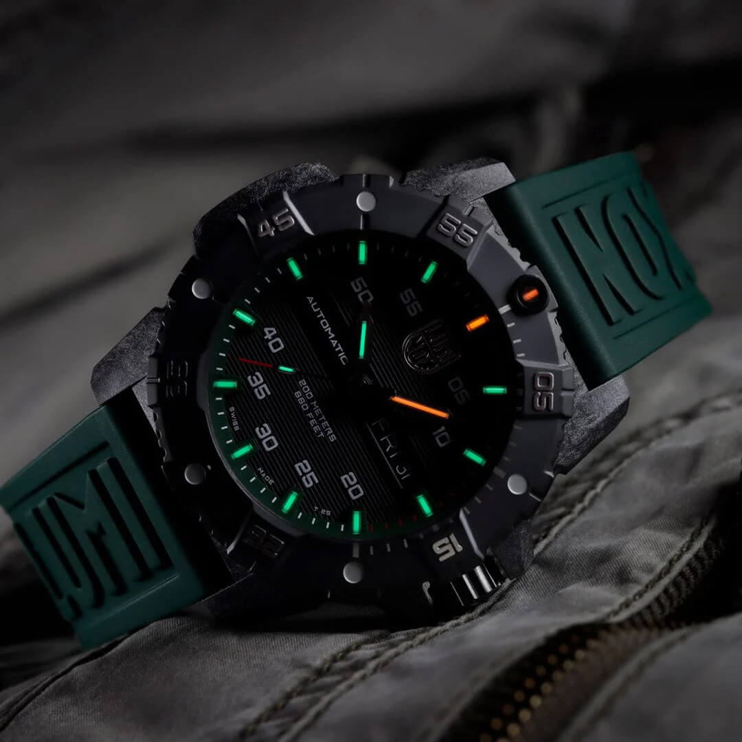 Мъжки часовник Luminox Master Carbon Seal Automatic CARBONOX™ XS.3877