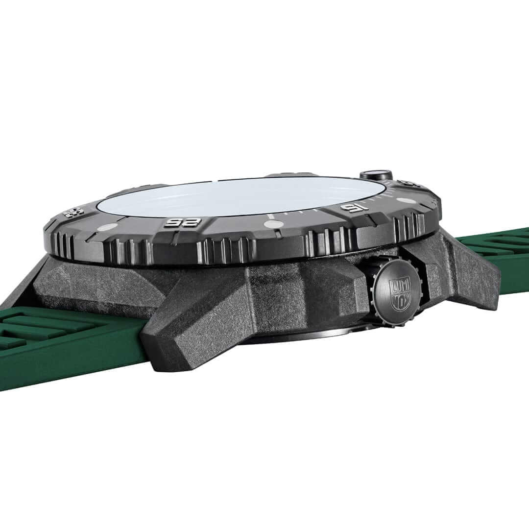 Мъжки часовник Luminox Master Carbon Seal Automatic CARBONOX™ XS.3877