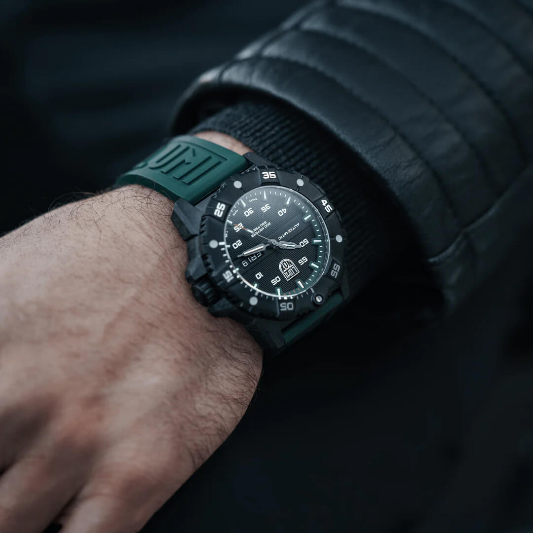 Мъжки часовник Luminox Master Carbon Seal Automatic CARBONOX™ XS.3877