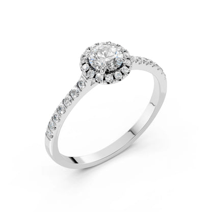 Пръстен с диаманти, сертифицирани от GIA(Gemological Institute of America ) – водещият световен стандарт за независима оценка на качеството.Всеки камък е гравиран микроскопично с уникален идентификационен номер, който съответства на официалния сертификат