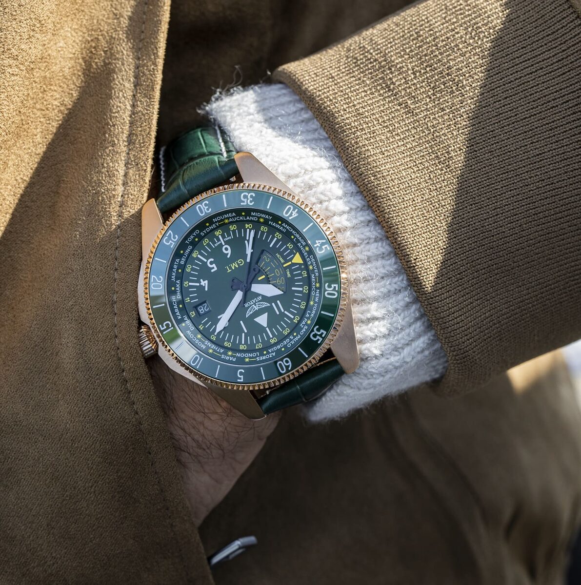 Мъжки часовник Aviator Airacobra Gmt Limited Edition V.1.37.2.309.4
