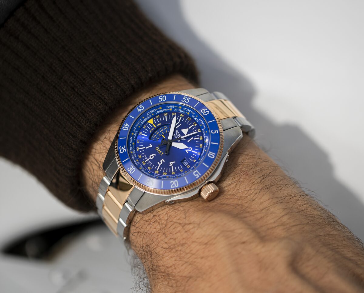 Мъжки часовник Aviator Airacobra Gmt V.1.37.3.308.5